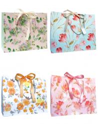 Горизонтальные бумажные подарочные пакеты из плотной матовой бумаги с рисунком и лентами, серия "Полевые цветы", размер 32*26*11 см.